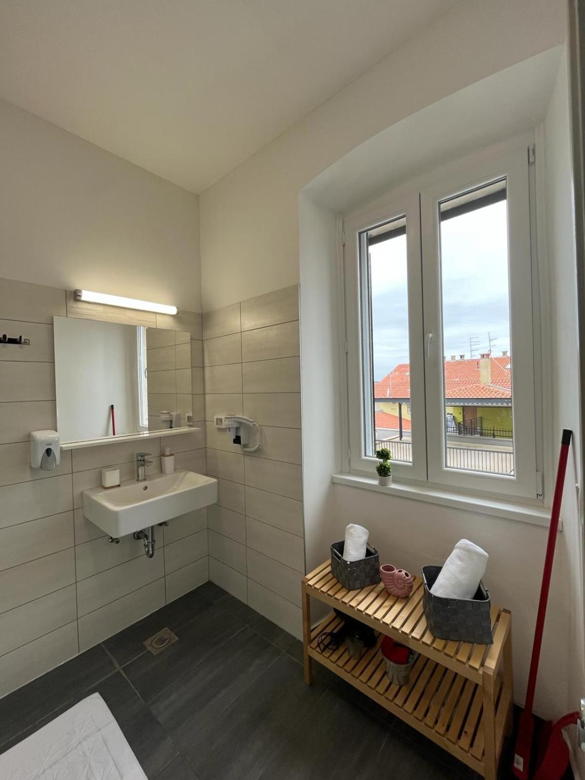 Apartment Arena